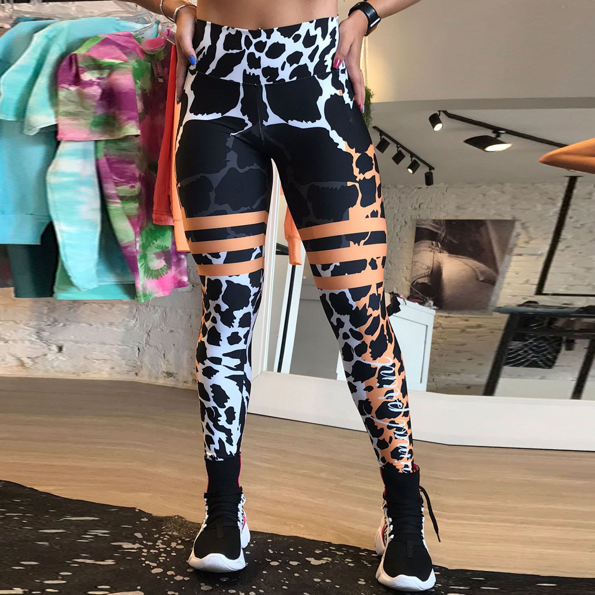 Wild Leopard Leggings - Image 4